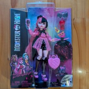 Monster High Draculaura Reboot Doll G3 New in box